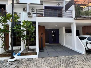 Rumah 2 lantai siap Huni DP 0%