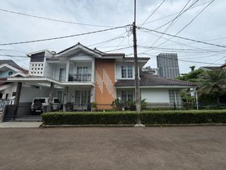 Rumah Qozy 5+2 KT di Jl Rajawali Sektor 9 Bintaro Jaya
