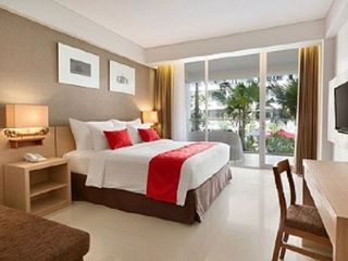 Condotel Ramada Encore Seminyak Bali Deluxe Premier Pool View