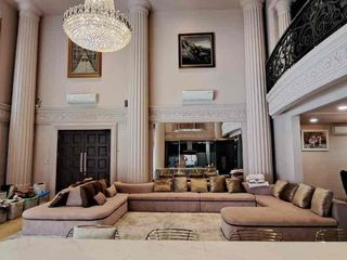 JUAL RUMAH MEWAH 3 LANTAI LUAS 1.428 M² CIPUTAT TIMUR – PRIVATE POOL, FASILITAS LENGKAP, SIAP HUNI
