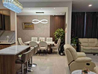 DISEWAKAN RUMAH FULL FURNISHED 4+1 BEDROOM DI PANTAI INDAH KAPUK, PIK 2.