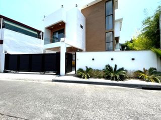 FOR SALE! 4 BEDROOM IN GREENWOODS EXECUTIVE VILLAGE