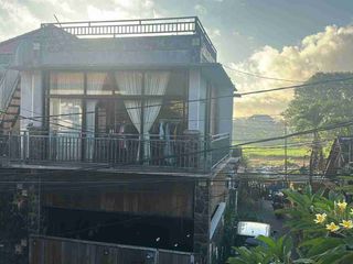 DIJUAL RUMAH 3 LANTAI + ROOFTOP PEDUNGAN
