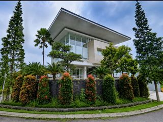 Rumah LELANG Mewah SHM Hook di Bukit Pakar Golf, Kota Bandung