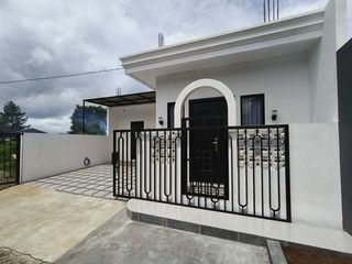 Dijual Rumah Baru Semi Furnish Design Cantik SetiaBudi Regency Bandung