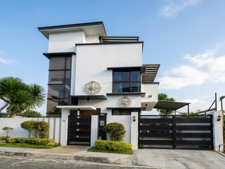For Sale: Single-Detached 3 Bedrooms 3BR House and Lot in Tagaytay City at Sotogrande