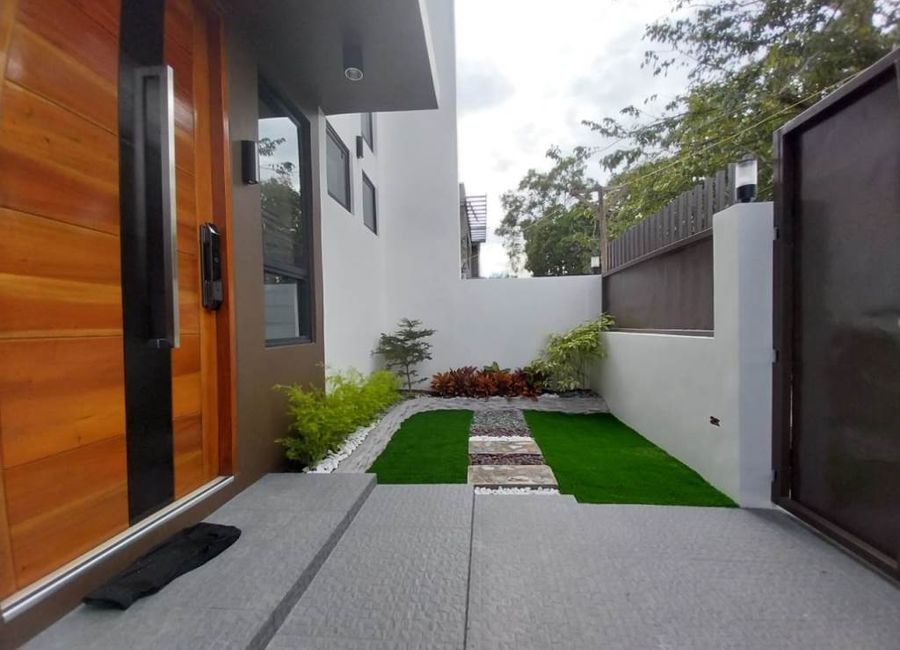 Madrid Street, Town & Country West, Queen's Row Central, Molino, Bacoor, Cavite image 3
