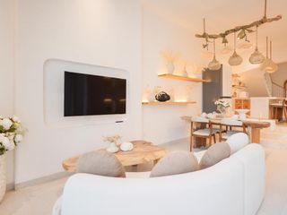 FOR Rent Yearly : Luxury Mediterranean-Style Villa in Pandonan, Close to Canggu