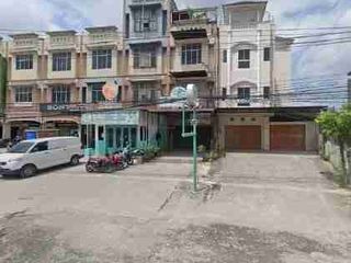 RUKO PREMIUM 3 LANTAI DI JALAN RIAU, 2 MENIT KE MAL CIPUTRA