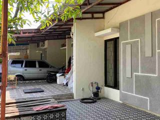 JUAL RUMAH BARU , SIAP DIRENOV KALAU MAU DI TARUMAJAYA BEKASI