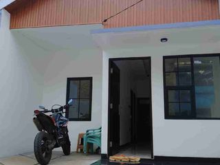 Di jual rumah minimalis kokoh permanen baru jadi lokasi jln masjid Fatahillah Ciledug Tangerang kota