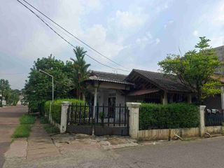 Dijual Cepat Rumah Hoek Strategis di Jatibening dua Pondok Gede. Butuh Renovasi