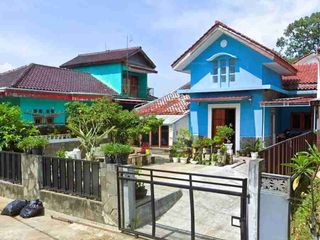 Dijual Rumah dengan Taman Luas di dekat Ciherang IPB