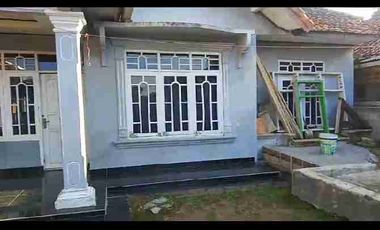 Rumah Dekat Mesjid Wisata Religi, Darangdan, Purwakarta.