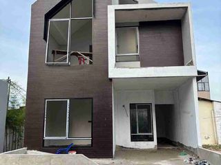 Rumah Keren Lokasi Strategis Dekat USU