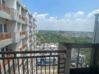 HOOOK ,Samping lift Dijual Apartemen STA Sentul Tower 1BR View Bagus Harga Terjangkau Murah Dekat Tol & AEON, Gedung putih. full furnished.300 juta