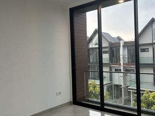 Dijual rumah murah di pik 2