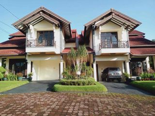 di jual 2 villa yasmin