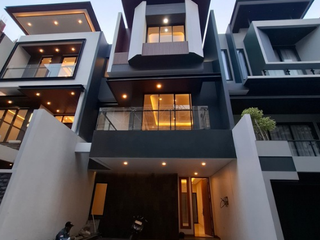 Rumah Mewah 3 lantai Dekat Cilandak Kko Dan Ragunan