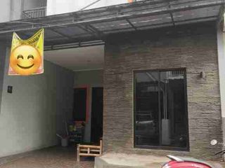 rumah scond 4 kamar tidur di pasar rebo jakarta timur