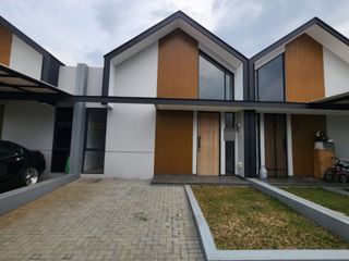 Dijual Rumah Baru 1 Lantai dekat Pasar Segar Taman Kopo Indah 2 dan Tol Kopo Margaasih