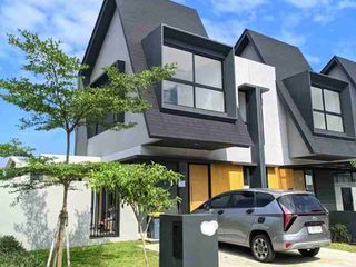 Di jual dan di sewakan rumah modern hook di shila sawangan dekat dengan toll JORR