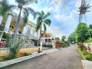 Di Jual Rumah Mewah dan Besar 2 Lantai di Mampang Prapatan, Jakarta Selatan
