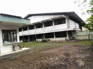 gudang murah dibawah pasar Rungkut industri surabaya