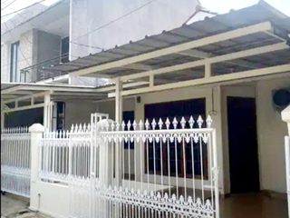Rumah Bangunan 2 Lantai Legalitas SHM Semi Furnished Stove di Ciputat Timur