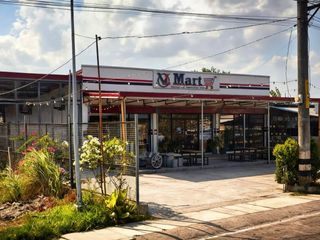 FOR SALE OPERATIONAL COMMERCIAL PROPERTY ALONG HIWAY IN PORAC PAMPANGA