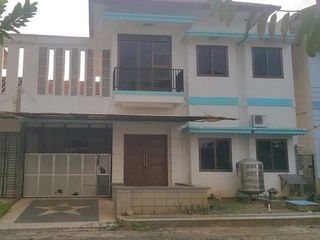 Rumah Komplek Nirmala Estate, Tegal Timur, 3 Kamar, Baru Renovasi