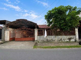 DIJUAL – Rumah Mewah 2 Lantai Lahan Luas & Strategis di Medan Sunggal