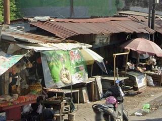 HITUNG TANAH !! RUMAH RAYA MENUR Hadap Timur