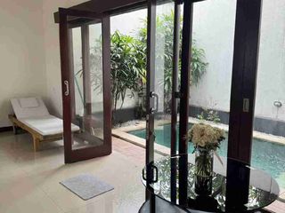 rumah semi villa dekat ke pantai Sanur siap huni bebas banjir