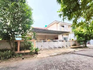 Di Jual Rumah Hook Dua Lantai Strategis di Ciputat Timur
