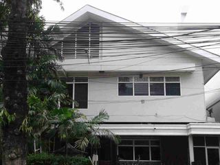 Dijual Rumah pinggir jalan sara lokasi sangat strategis