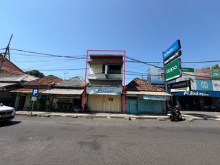 Toko 2 Lantai Strategis dan Murah di Kawasan Gapurosukolilo, Gresik dekat dengan Alun-Alun Gresik