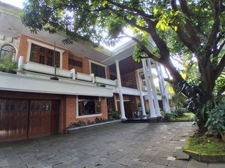 Luxury Mansion Pondok Indah, Lift Pribadi dan Kolam Renang