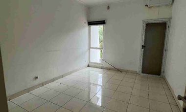 dijual rumah 2,5lantai ditaman kencana  siap huni