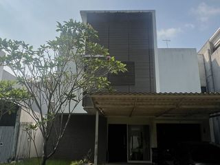 Dijual Rumah Mewah Hadap Selatan Semi Furnished di Vermont Parkland BSD City Tangerang