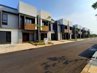 Disewakan Rumah 2 Lantai Brand New di Cluster Regia – Summarecon Crown Gading