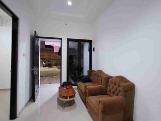 Dijual Rumah Minimalis 2 Lt pinggir jalan di Ciledug Tangerang