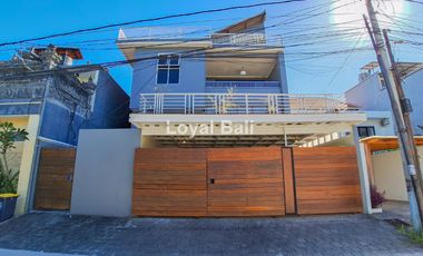 Rumah, House with Spacious rooms in Seminyak, Bali