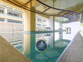 FOR LEASE: ELEGANT 2BR 28TH FLOOR UNIT WITH BREATHTAKING BAY