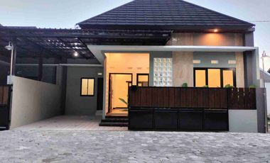 Rumah BARU LIMASAN MODERN dalam CLUSTER 5 Unit di Timur Tengkleng Gajah Jl. Kaliurang km 9