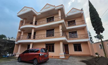 Villa Mewah Mountain View Tepi Jalan Hanjawar Cipanas Le Eminence