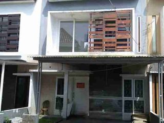RUMAH CIRACAS JAKARTA TIMUR 2 LANTAI LOKASI NYAMAN STRATEGIS SIAP HUNI SIAP PAKAI TERIMA BERES