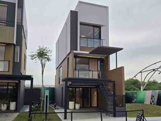 Park Serpong Tipe TreeTops Beverly 2 Menit ke Gading Serpong