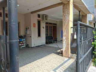 jual cepat rumah siap huni Wisma Tropodo sudah tinggi dari jalan