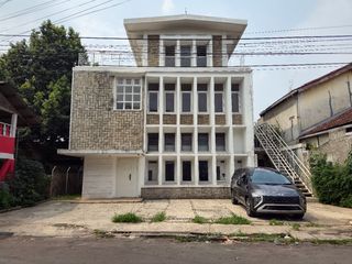 Dijual Ruang Usaha 3 Lantai SHM di Ciwaringin, Jantung Bogor Tengah